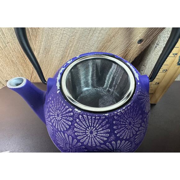 Spigo Nagano Cast Iron Enamel Teapot W/Removable Stainless-Steel Infuser - Picture 4 of 12